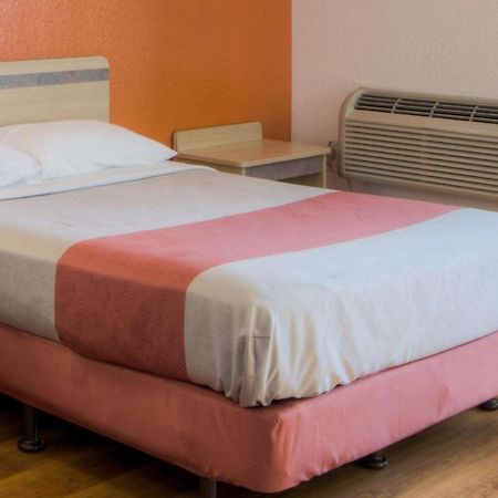 Motel 6-Niantic, Ct - New London Bagian luar foto
