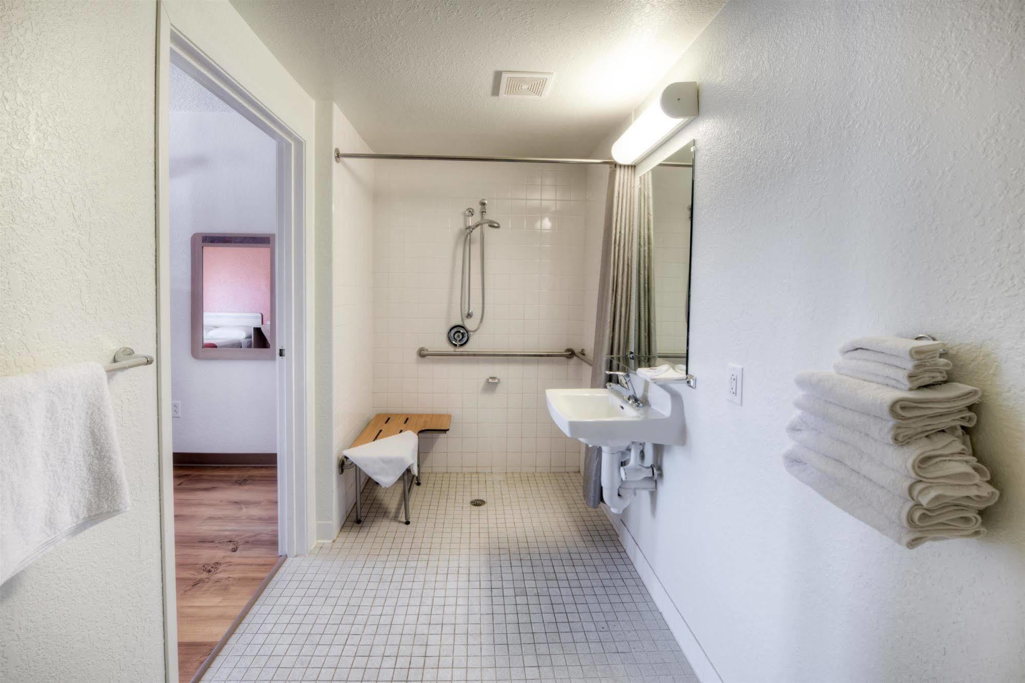 Motel 6-Niantic, Ct - New London Bagian luar foto