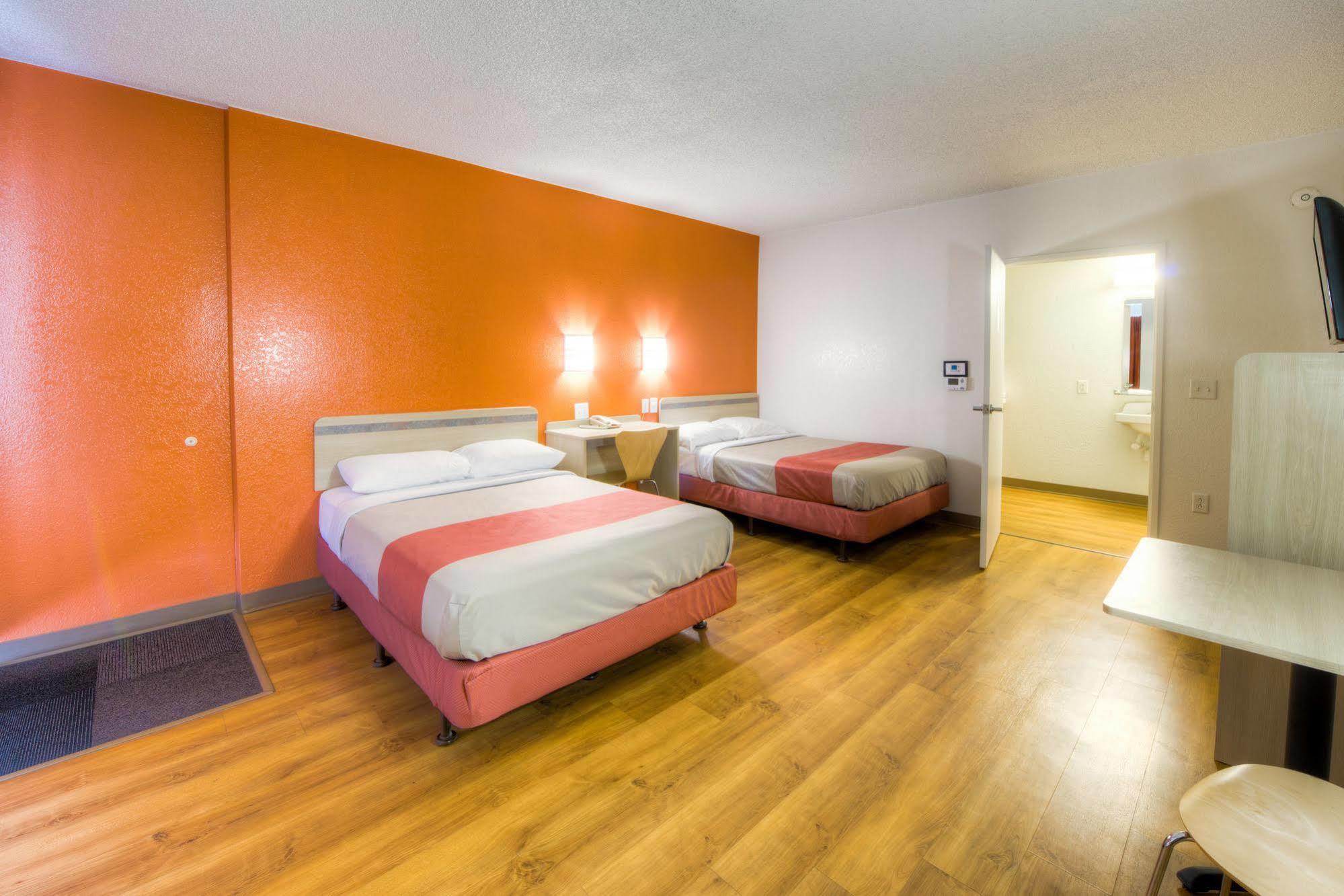 Motel 6-Niantic, Ct - New London Bagian luar foto