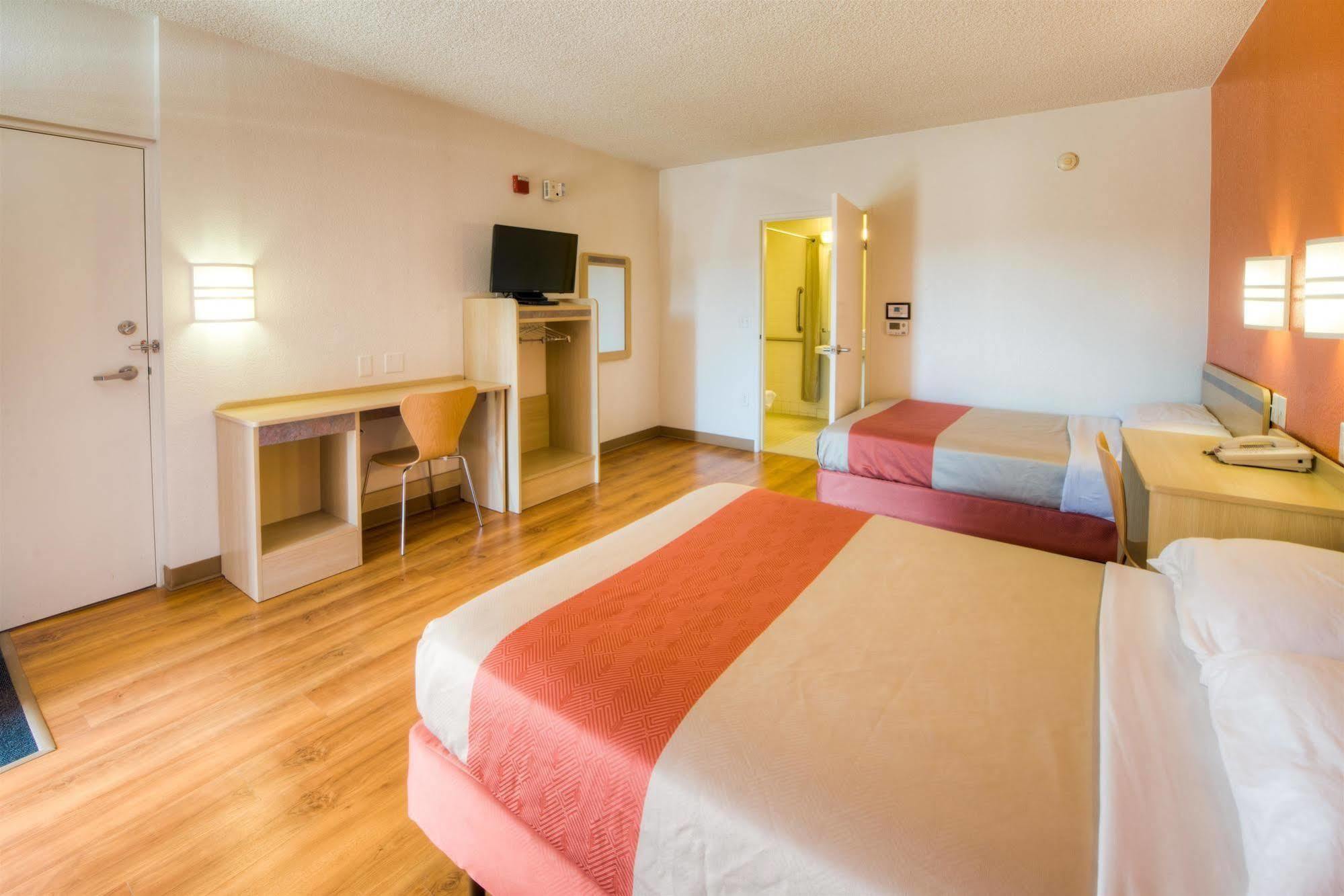 Motel 6-Niantic, Ct - New London Bagian luar foto
