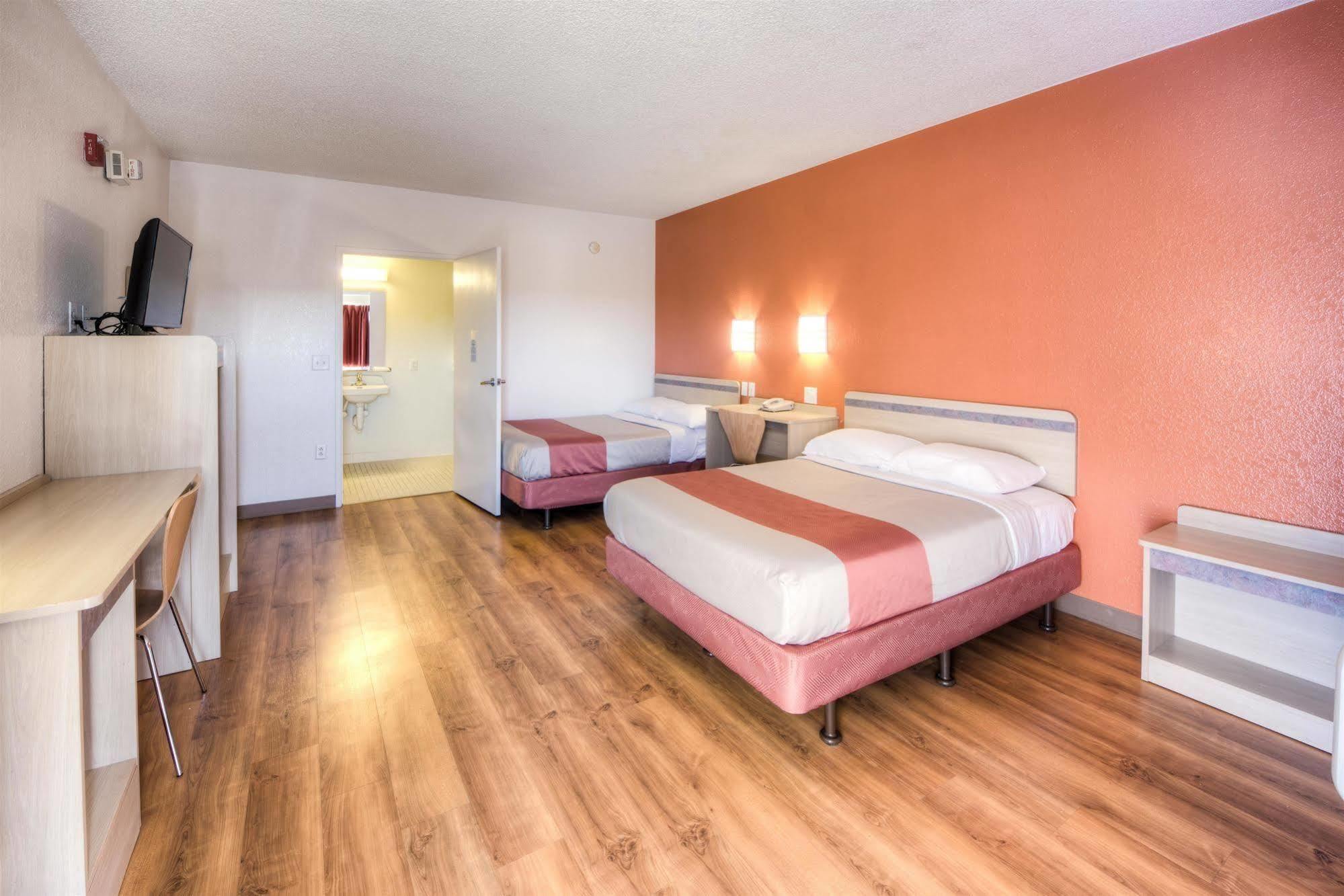 Motel 6-Niantic, Ct - New London Bagian luar foto