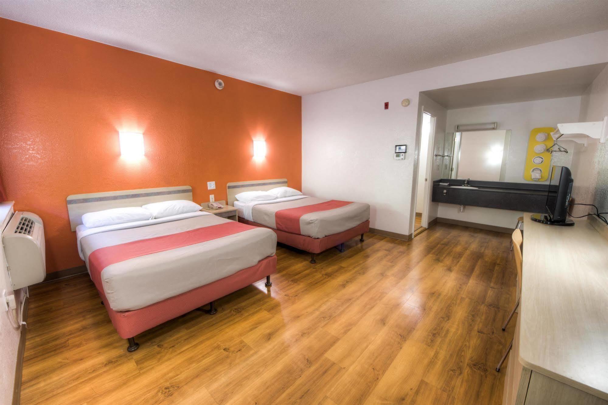Motel 6-Niantic, Ct - New London Bagian luar foto