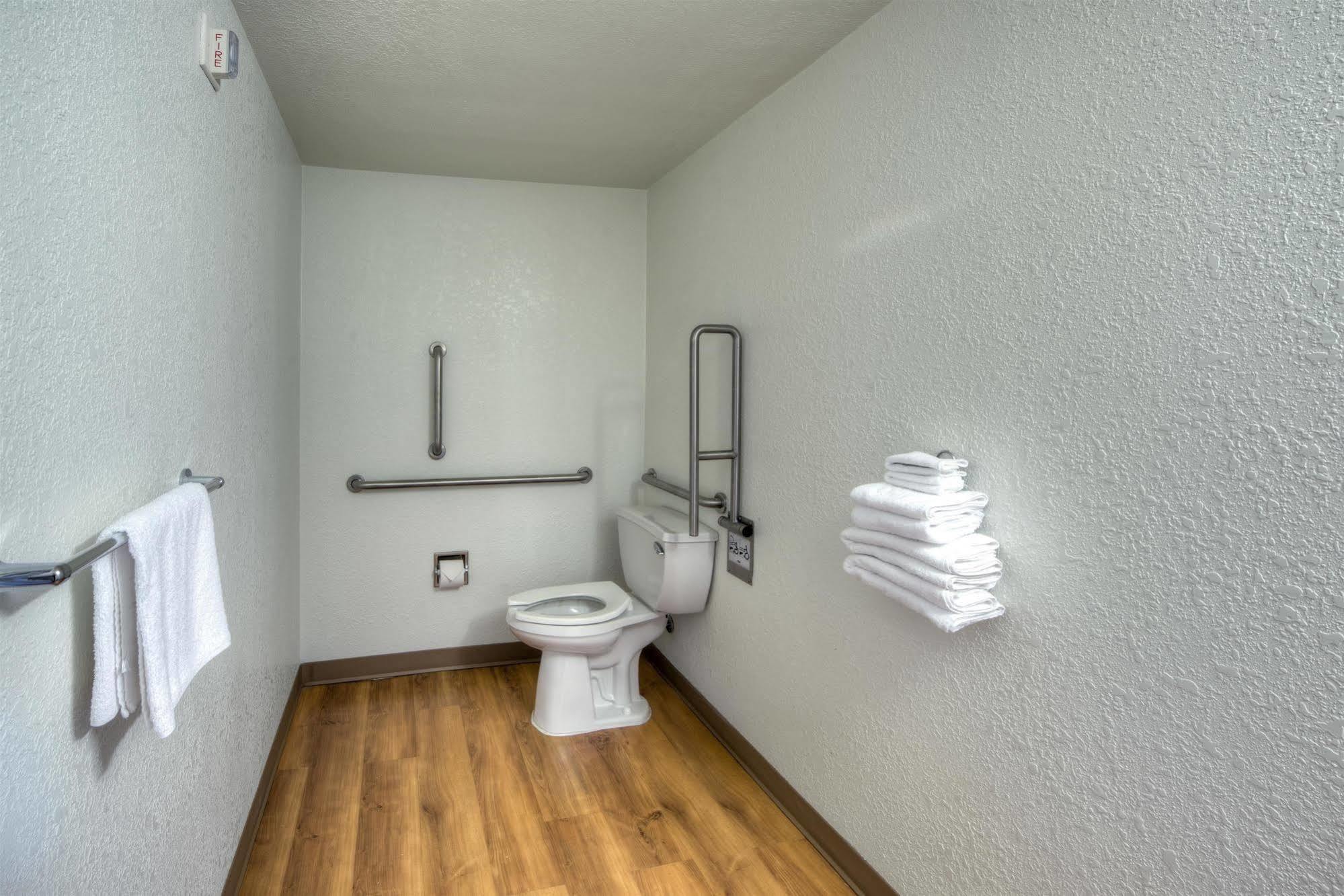 Motel 6-Niantic, Ct - New London Bagian luar foto